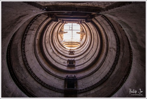 Looking up from inside the Adalaj Stepwell