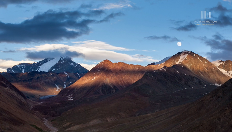 Himalayas by time-lapse photographer Saravana