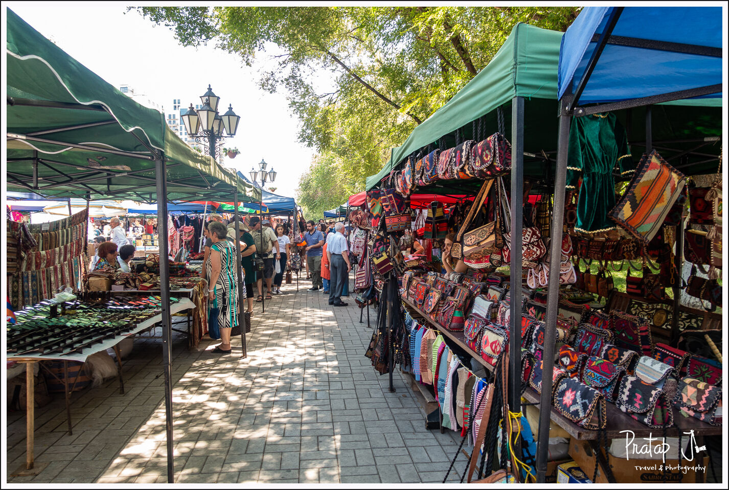 vernissage market armenia